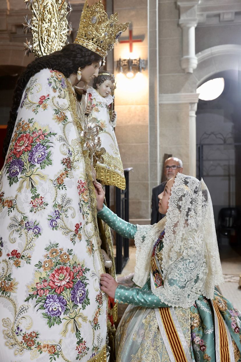 Así ha sido el Besamanos de las falleras mayores y cortes de honor 2025
