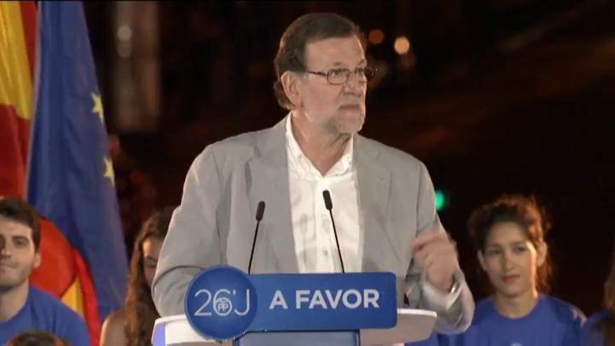 Rajoy exhibe al PP como muro frente al &quot;experimento&quot; de Unidos Podemos