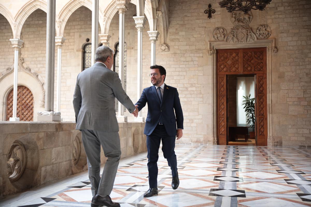 El president de la Generalitat, Pere Aragonès, recibe al alcalde de Barcelona, Jaume Collboni, en el Palau