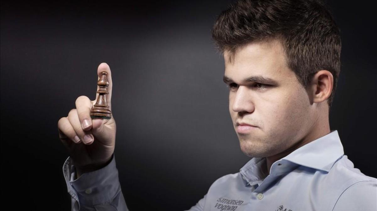 noticias - Carlsen y Anand aparecen en la sorprendente