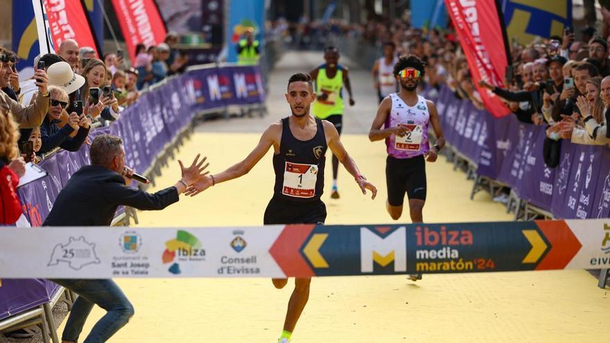 Ilias Fifa gana la Ibiza Media Maratón en los últimos metros