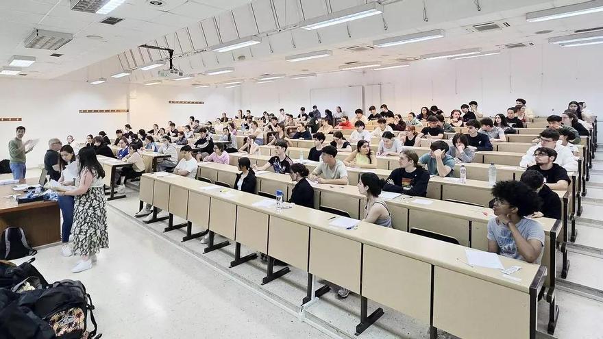 De las colas para hacer Odontología, a las aulas casi vacías de Recursos Mineros