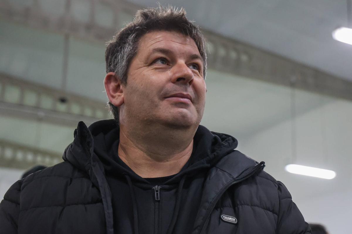 El patrón mayor de Cambados, Alejandro Pérez, en una comparecencia.