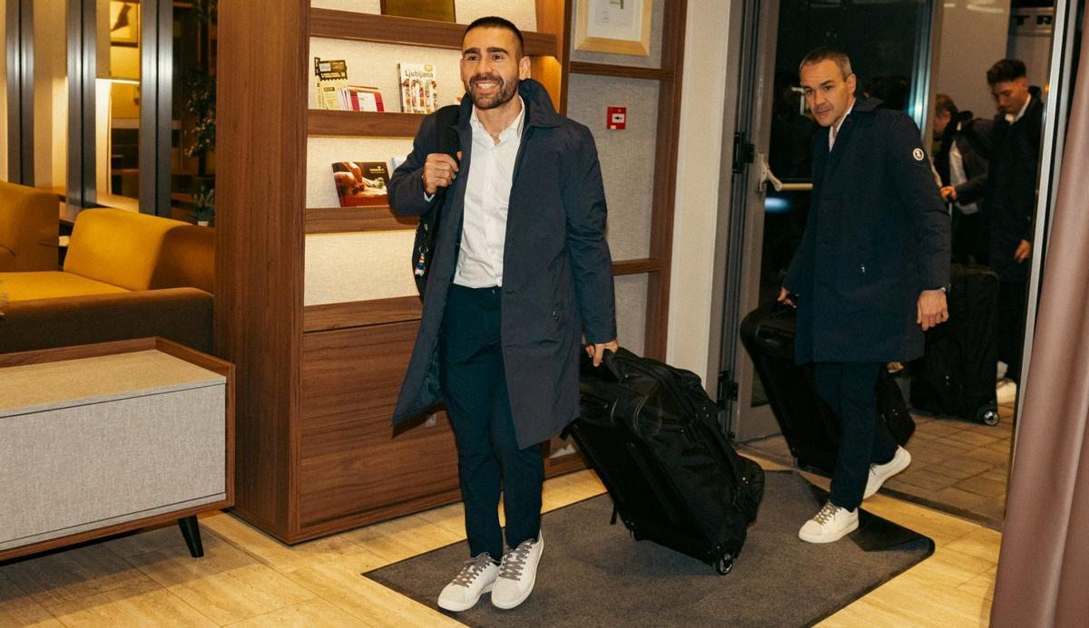 Cecilio, a su llegada al hotel de concentración de la selección en Eslovenia.