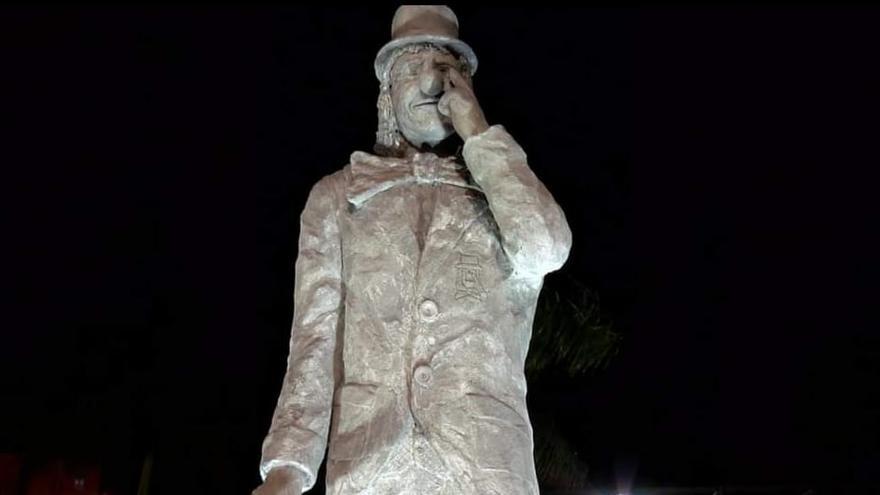 Escultura en homenaje a Los Legañosos en El Carrizal