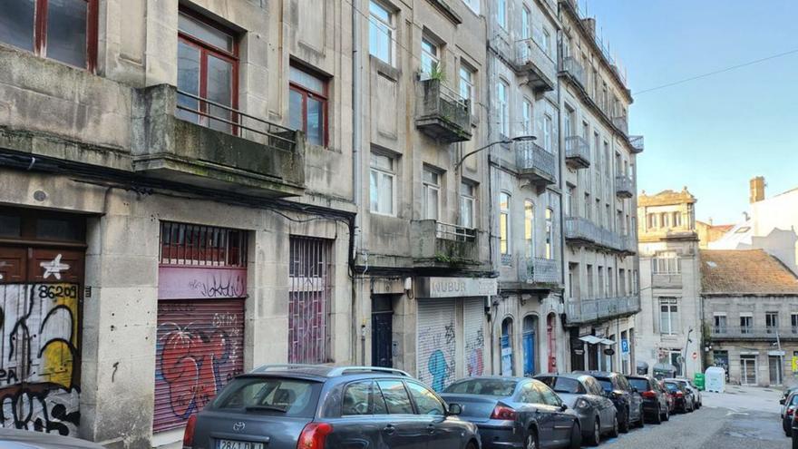 Edificio en Joaquín Loriga que será rehabilitado.   | // J. LORES