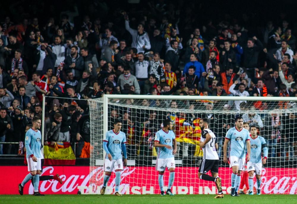 Las imágenes de la derrota del equipo celeste en Mestalla.