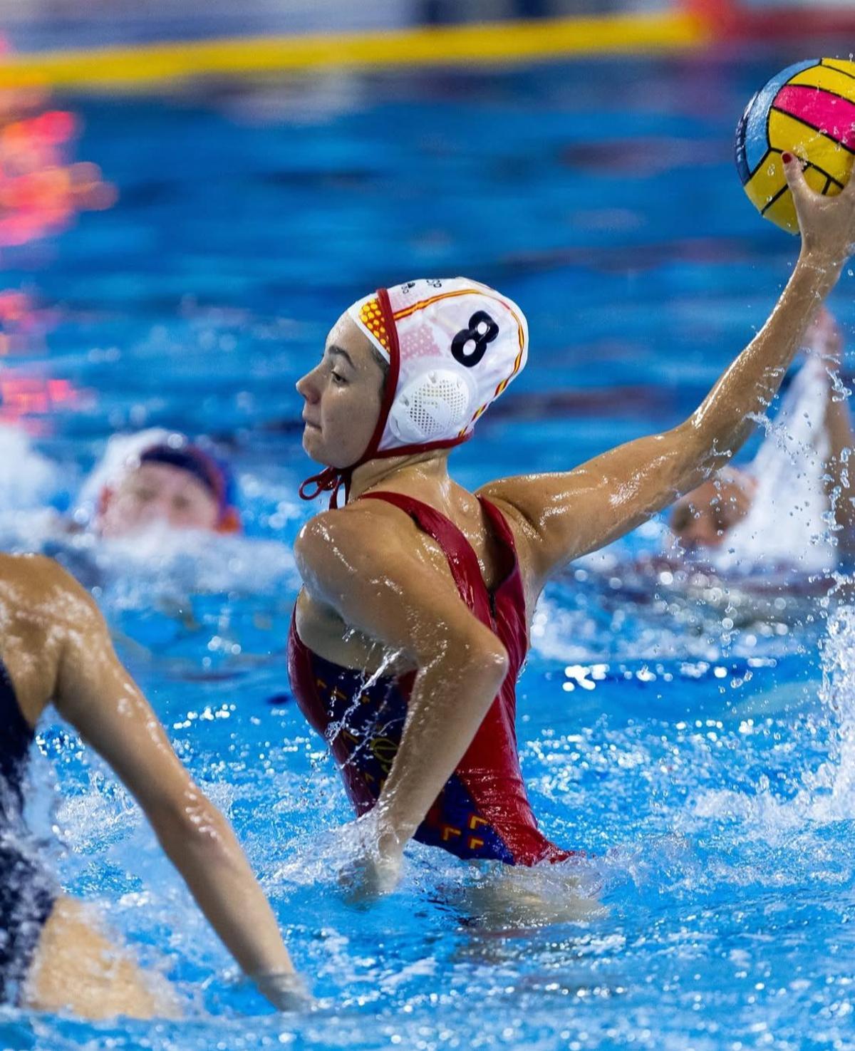 Gabriela Paulini, en un partido con la selección española.