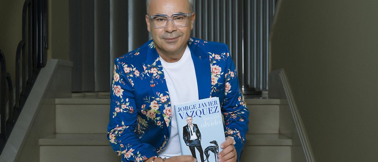 Jorge Javier Vázquez publica el libro Antes del olvido :