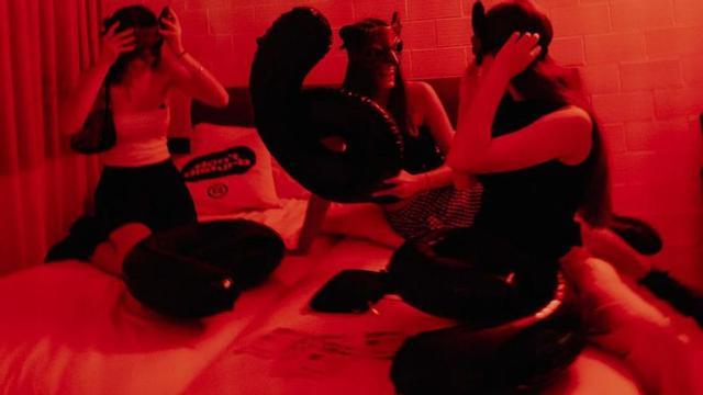 Fiesta secreta en habitación 666 | RYANS