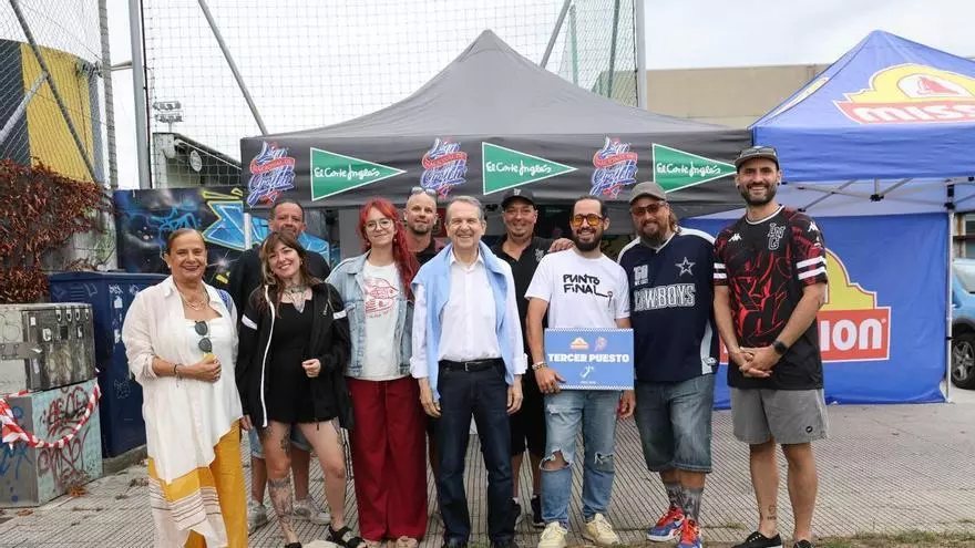 Los muros del estadio Baltasar Pujales de Bouzas se convierten en una galería de arte urbana