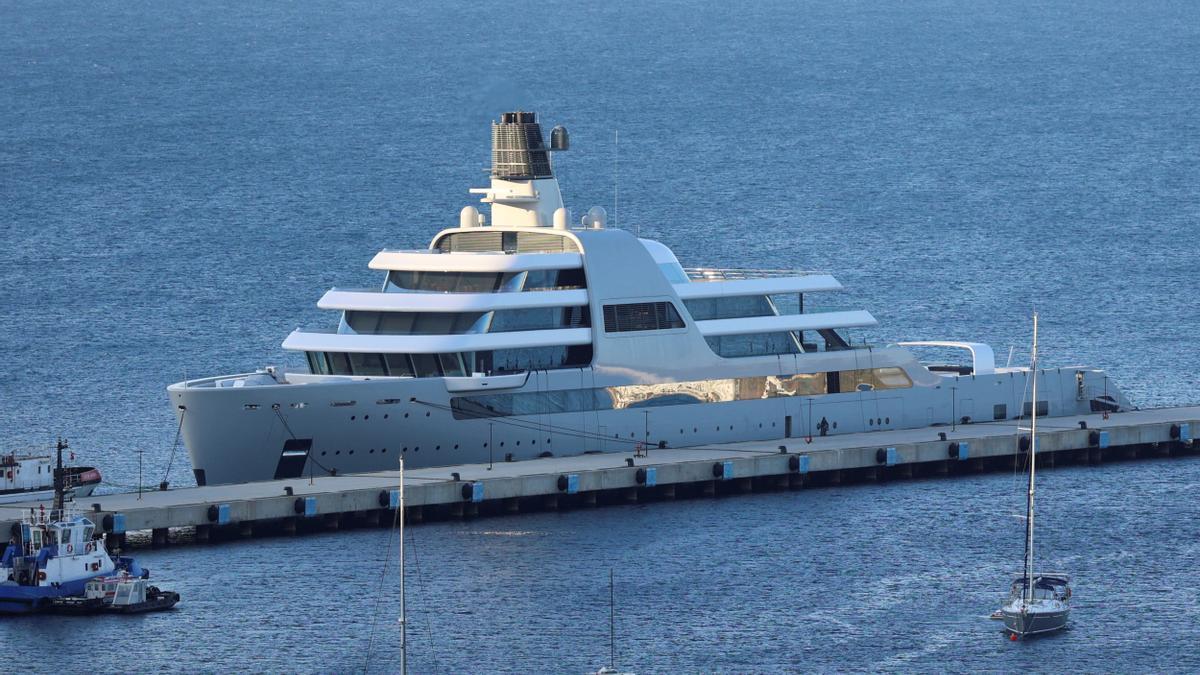 El &#039;My Solaris&#039;, uno de los dos megayates de Roman Abramovich.