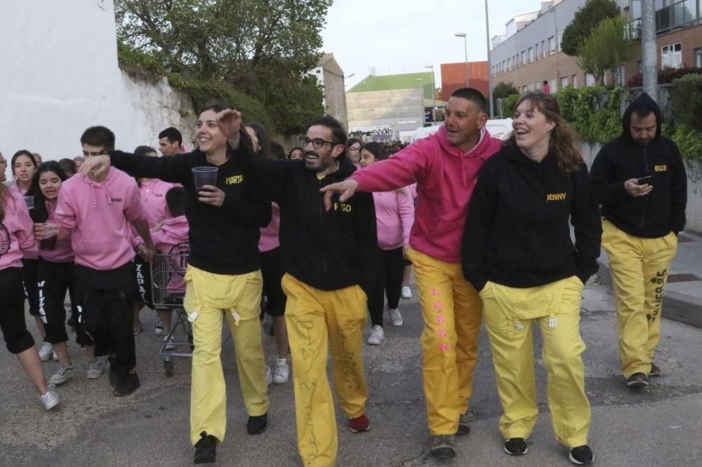 Desfile de peñas en Morales del Vino 2019