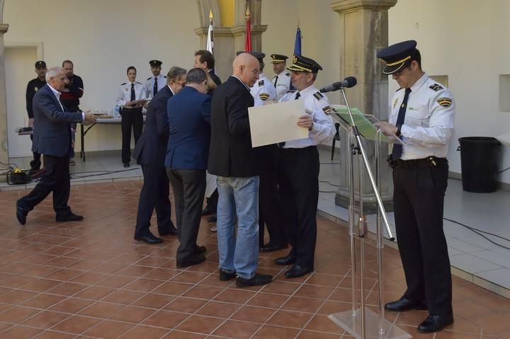 Entrega de diplomas a los Policías Nacionales ...