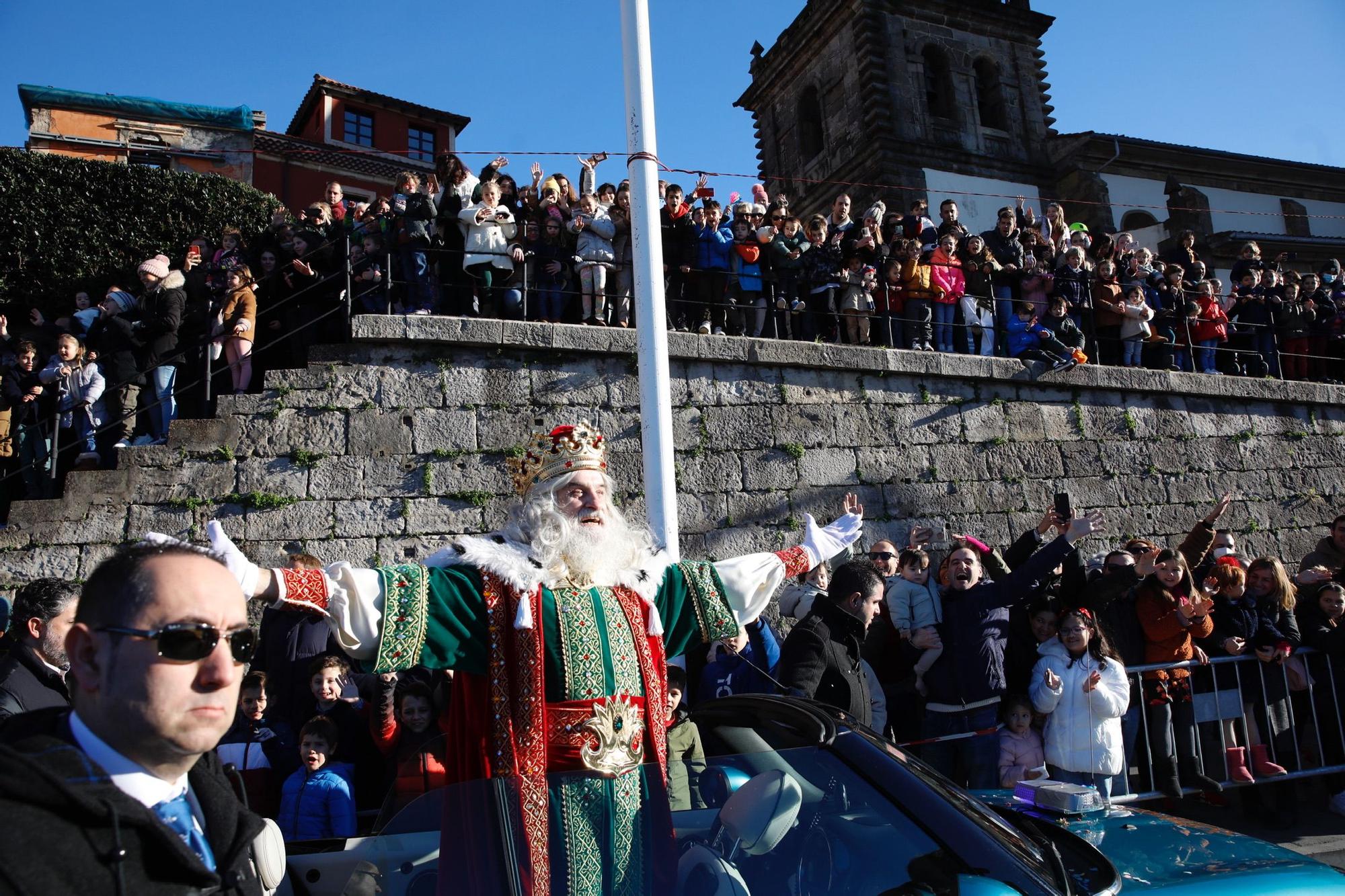 Así ha sido la llegada de los Reyes Magos a Gijón