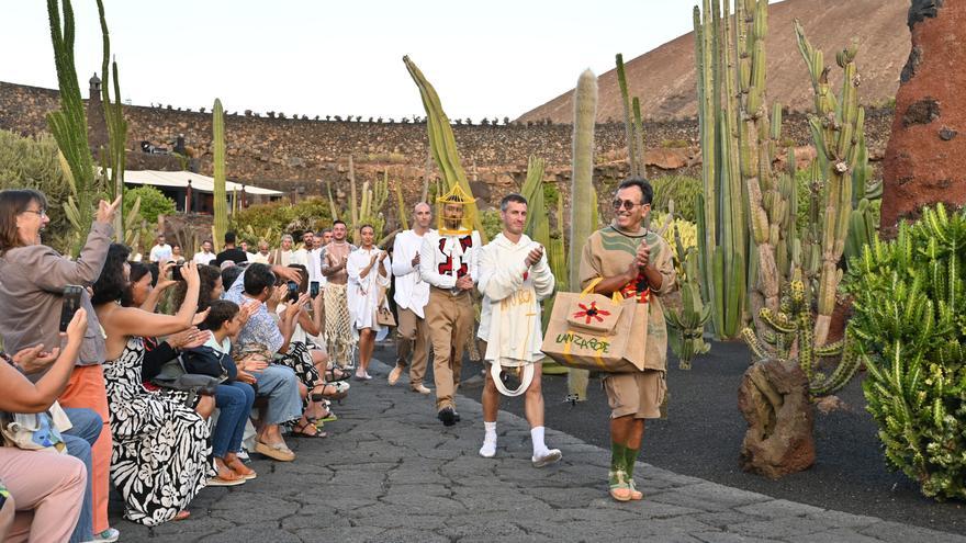 Emotivo homenaje de presos de Tahiche a César Manrique con el desfile de moda &#039;Herencia 1919 Fashion Show&#039;