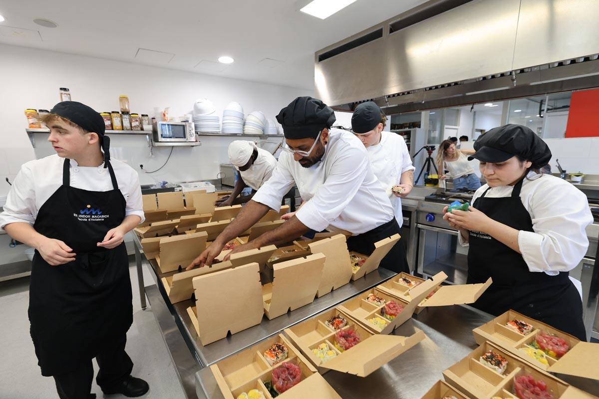 Todas las imágenes del taller de cocina en el IES Macabich de Ibiza
