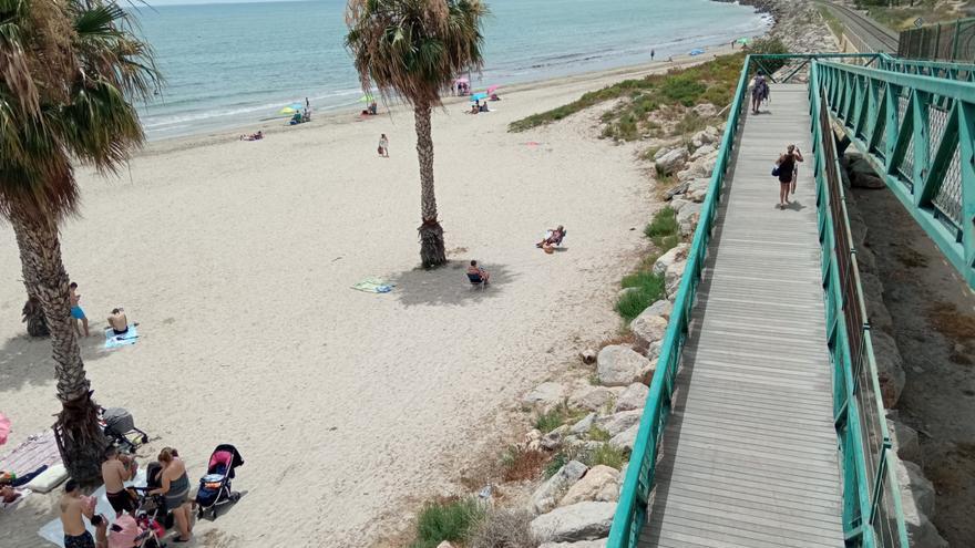 Los vecinos rechazan la propuesta del bipartito para la playa de San Gabriel y piden que se reabra ya