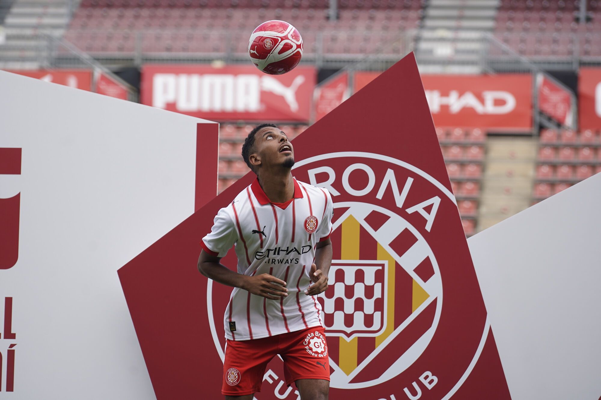 Girona Montilivi Presentació Ounahi, nou jugador del Girona FC