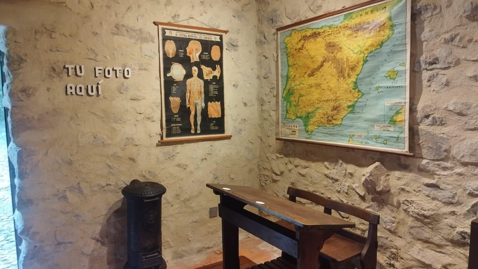 La comunidad de Porrúa celebra los cien años de su escuela con una exposición en el Museo del Oriente