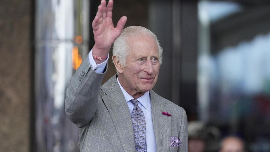 El rey Carlos III cancela sus compromisos públicos de este viernes por efectos secundarios del tratamiento contra el cáncer