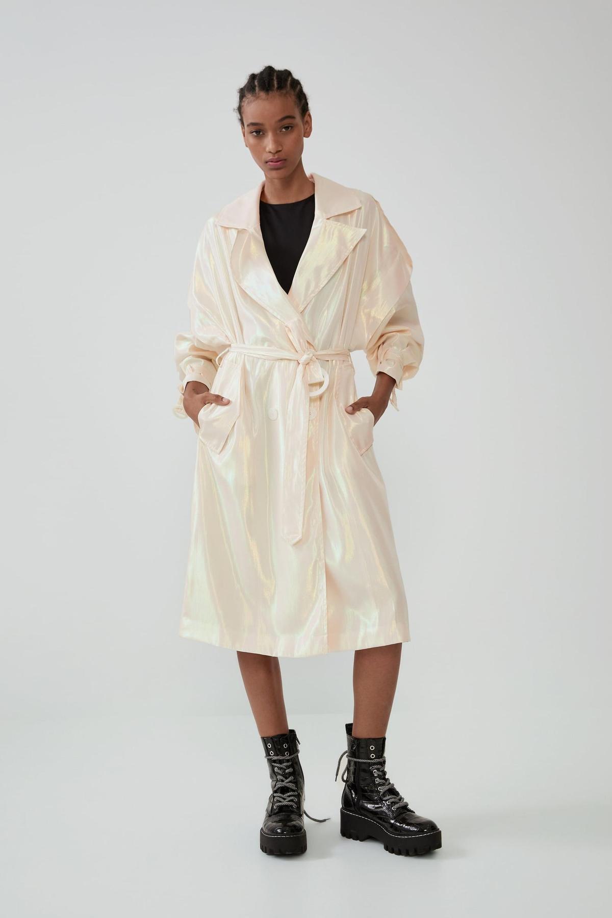 Trench irisado de Zara