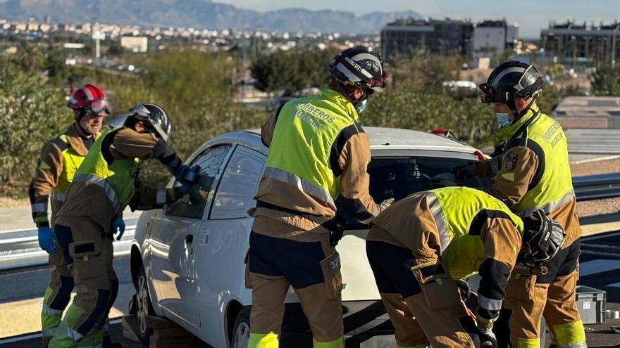 Un incendio se propaga por Las Colonias en Abarán