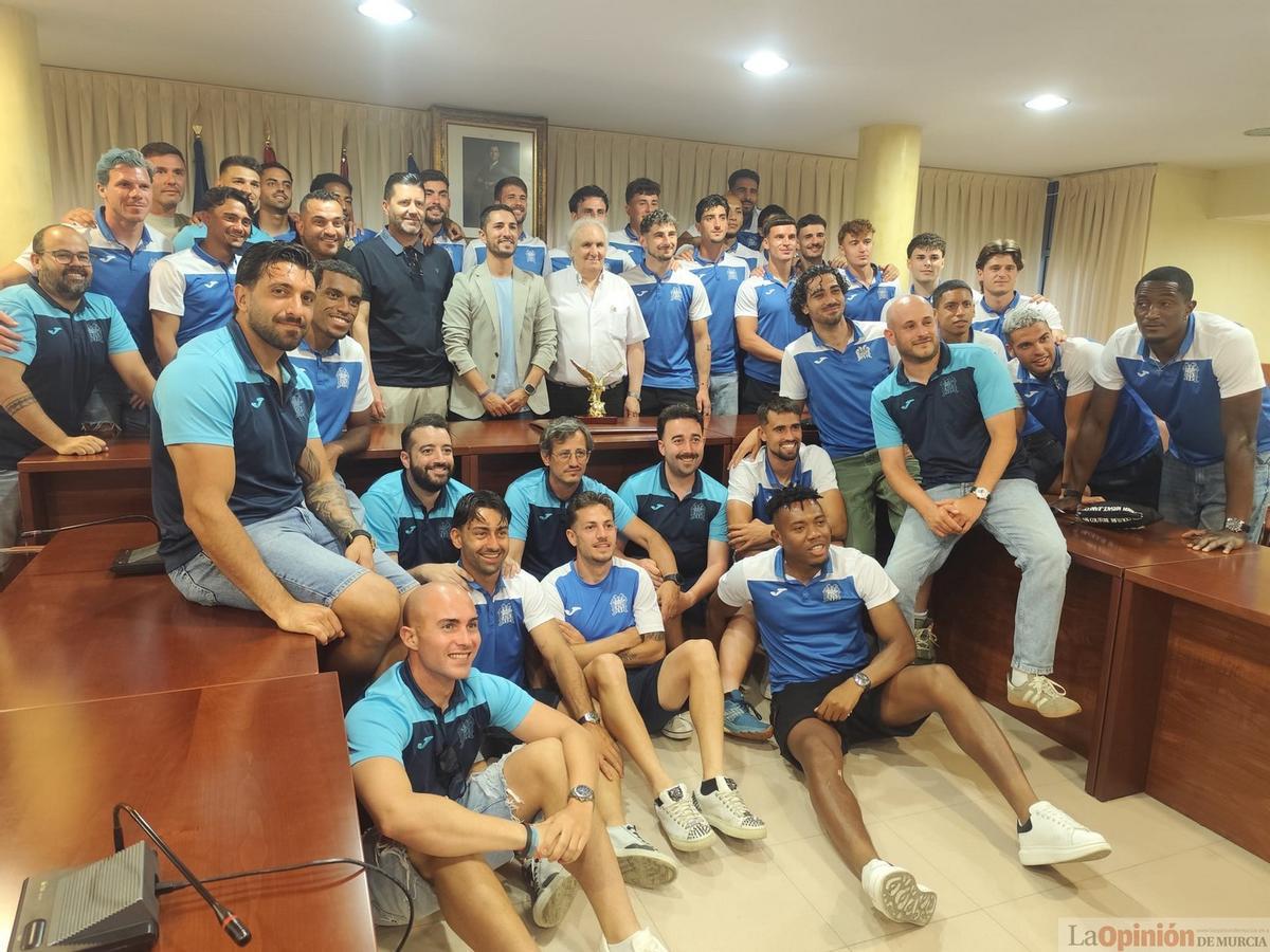 El Águilas celebra con su afición el ascenso a Primera RFEF