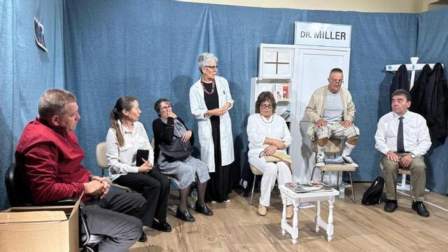 Grupo de Teatro Crisol de San Cristóbalm durante su actuación en Matilla.  | E. P.