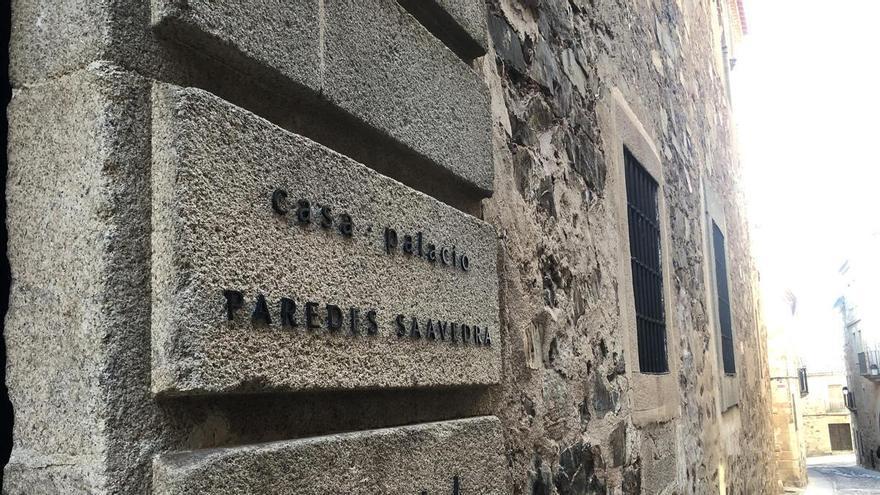 Plato del día a 8,90 y el mejor rabo de toro en la puerta de Cáceres que te conduce a Mérida