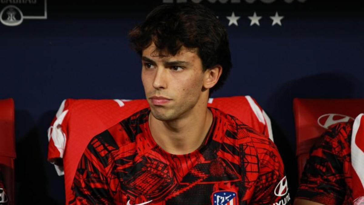 Joao Félix en el banquillo del Atlético de Madrid
