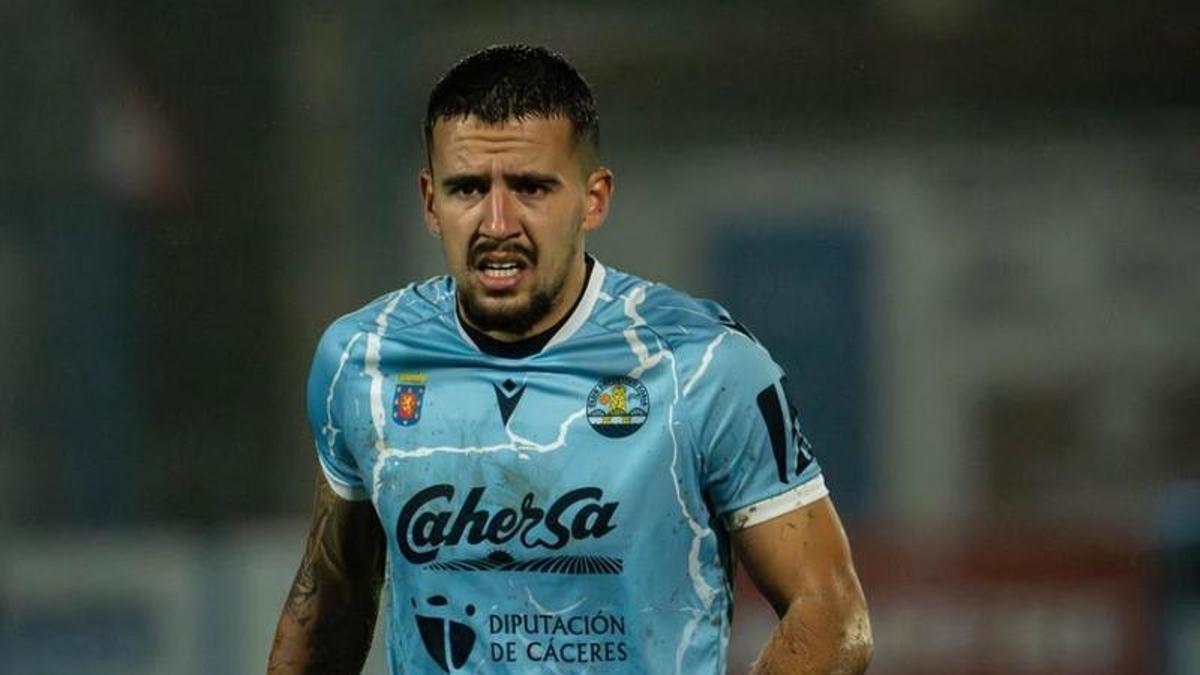 Iván Ramos, en su etapa anterior con el Coria.