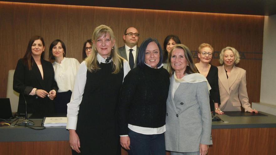 El despido de una trabajadora de la abogacía de Ourense fue improcedente pero no vulneró derechos: «Exigir el cumplimiento de las funciones profesionales no es acoso», defiende la decana