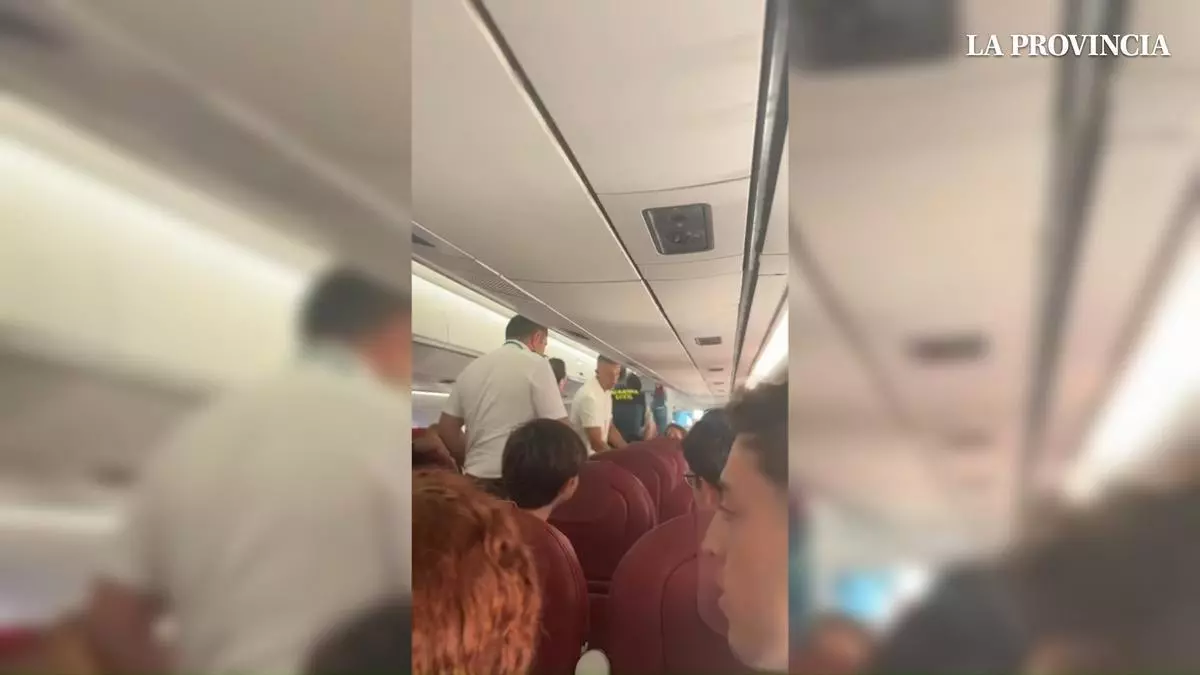 Un pasajero conflictivo obliga a desviar a Jerez un vuelo de Binter entre Gran Canaria y Madrid