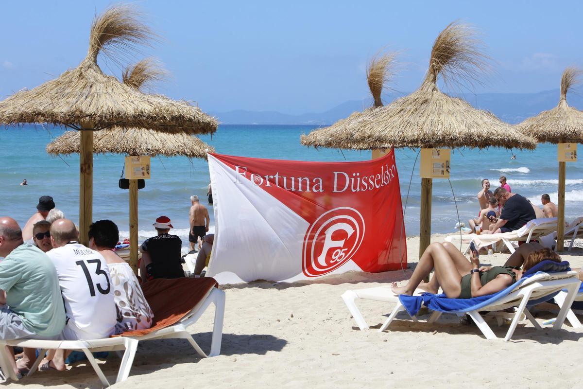 Bundesliga-Saison vorbei: Die Fußballer nehmen wieder die Playa de Palma ein