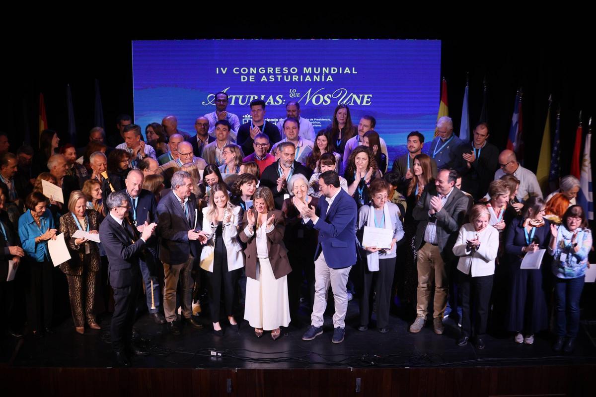 Asistentes al reciente Congreso Mundial de Asturianía, en Villaviciosa.
