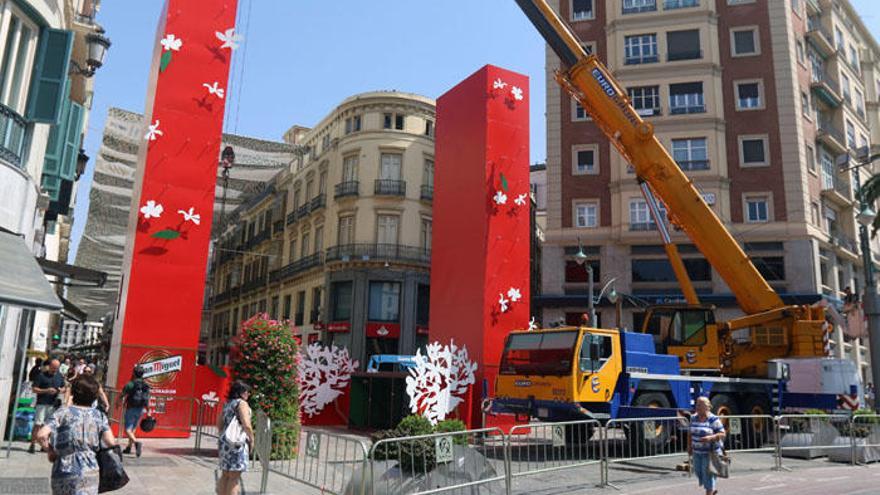 Montaje de la portada de calle Larios, este miércoles.