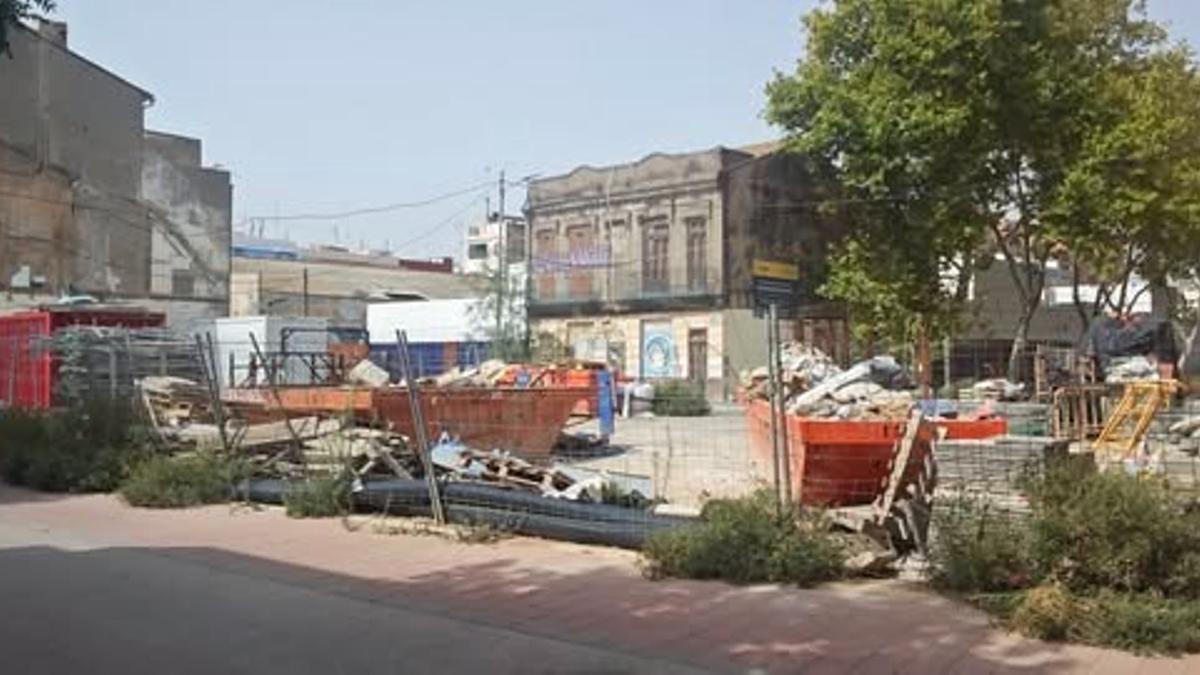 Uno de los solares que los vecinos piden que se cierre.