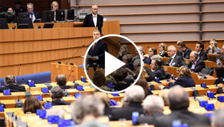 Viktor Orban, primer ministro de Hungría, habla en el Parlamento Europeo el pasado 26 de abril.